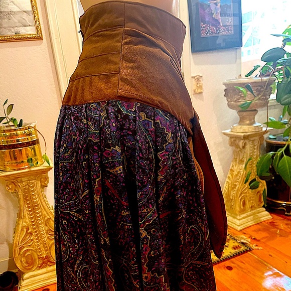 Gorgeous Japanese designer paisley purple, and brown skirt w/matching blouse SzM - Picture 4 of 16